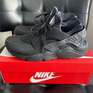 Nike Huaraches size 11.5.